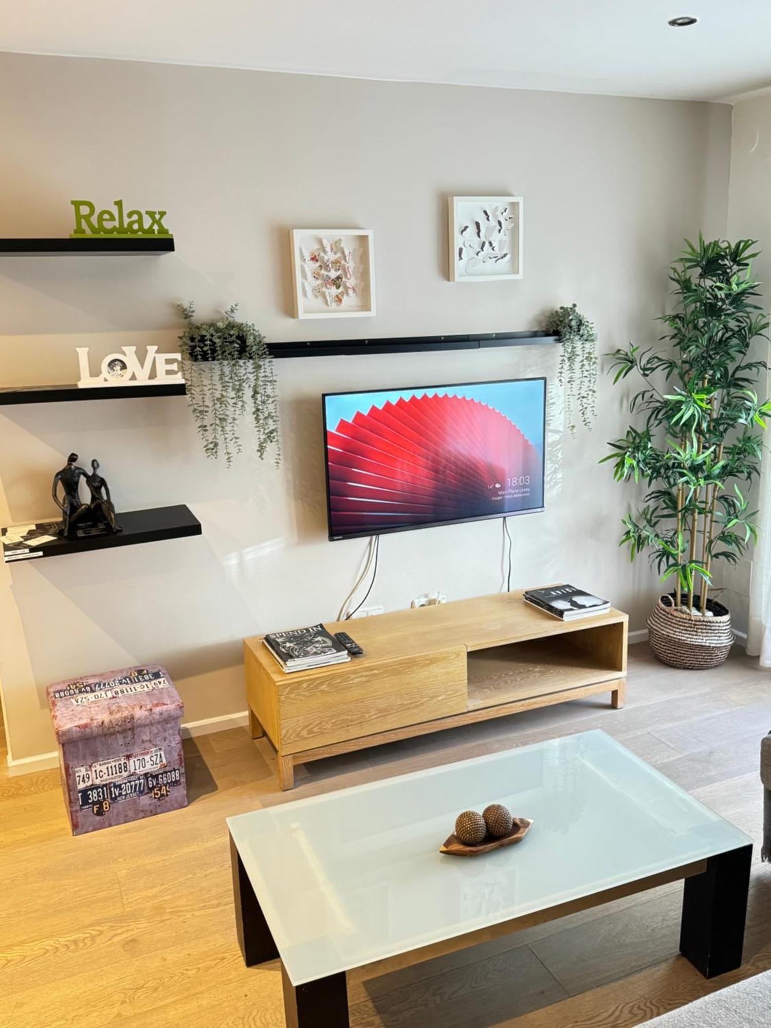 Lux Apartament 萨洛 外观 照片